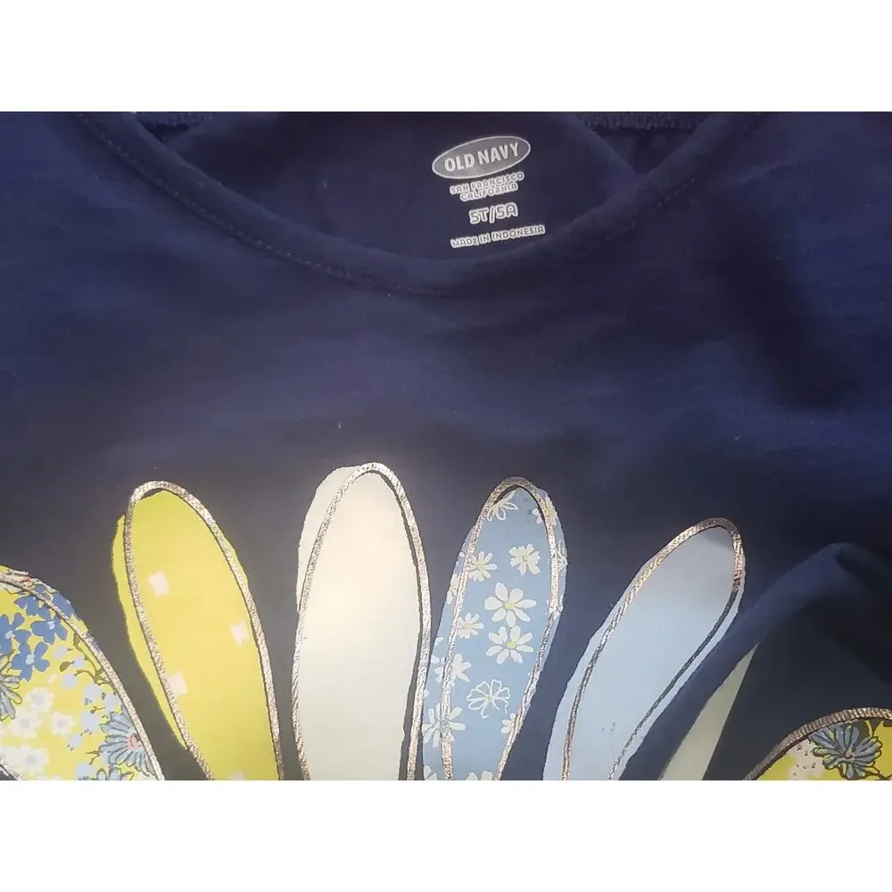 Old Navy Navy Blue Heart Daisy Flower Short Sleeved Shirt - Size 5T